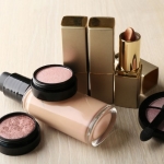 Profesyonel Makyaj İçin Doğru Toptan Kozmetik Seçimleri
