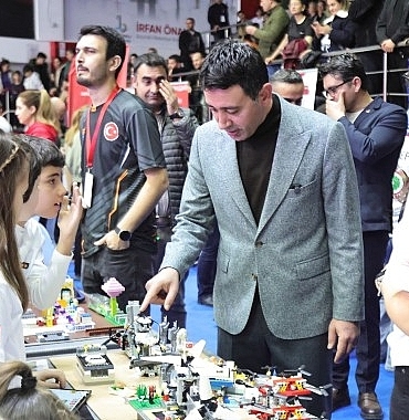 bayrakli-fibonacci-uluslararasi-robot-olimpiyatlarina-ev-sahipligi-yapti.jpg