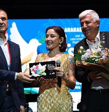buyukcekmecedeki-melek-mosso-konserinde-izdiham-yasandi.jpg