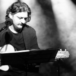 Emre Çakmakoğlu’ndan yeni tekli: Tam da Yeri