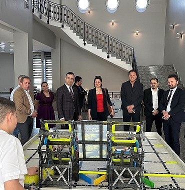 gelecegin-teknoloji-liderleri-odullendirildi.jpg