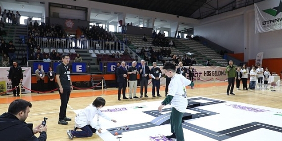 İnegöl’ün Mucitleri Robotlarını Yarıştırdı