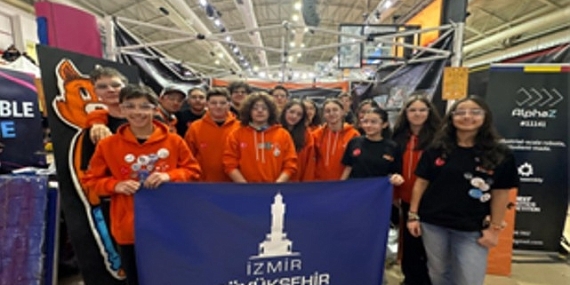 İzmirli gençlerden uluslararası arenada teknoloji zaferi