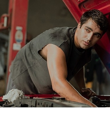 mert-ramazan-demirin-basrolunde-yer-aldigi-metruk-adam-22-agustosta-netflixte.jpg