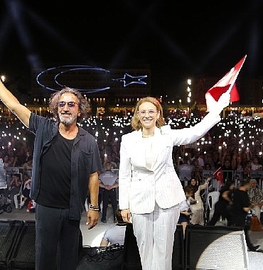 meydanda-zafer-coskusu.jpg