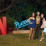 Netfilix, Gupse Özay imzalı yeni dizisi Platonik: Mavi Dolunay Otel’in lansmanını Çeşme’de renkli bir etkinlikle kutladı