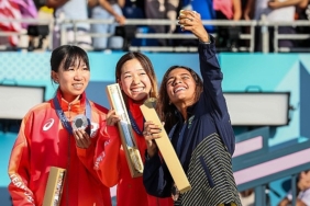 paris-2024un-ilk-madalya-sevinci-galaxy-z-flip6-olimpiyat-ozel-surumuyle-cekilen-zafer-selfieleriyle-olumsuzlesti.jpg