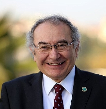 prof-dr-nevzat-tarhan-dijital-dunya-gorunmezlik-pelerini-ile-hata-yaptiriyor.jpg