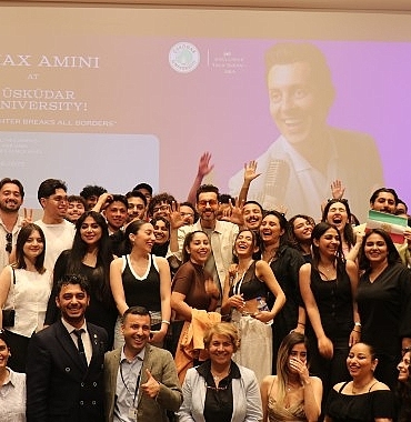 unlu-komedyen-max-amini-ebru-icin-fircayi-eline-aldi.jpg