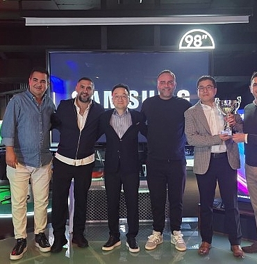 yesil-sahadan-dijital-sahaya-umit-karan-ve-semih-senturk-samsung-tvde-kozlarini-paylasti.jpg